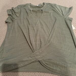 Retrology Womens Plus Size Short Sleeve Key Hole Neck Twist Shirt Bling …